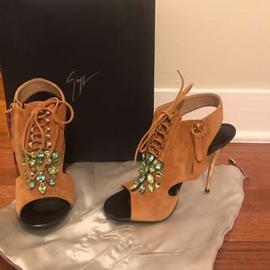 Giuseppe Zanotti brown suede heel